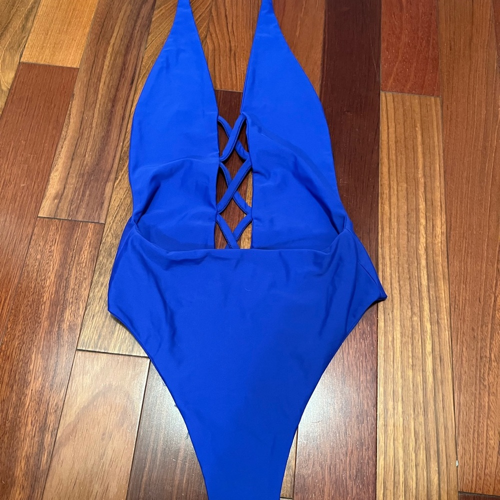 Swimsuit - Picture 2 of 3